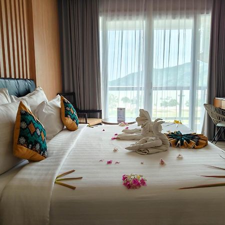 Raja Hotel Kuta Mandalika Resort & Convention ภายนอก รูปภาพ