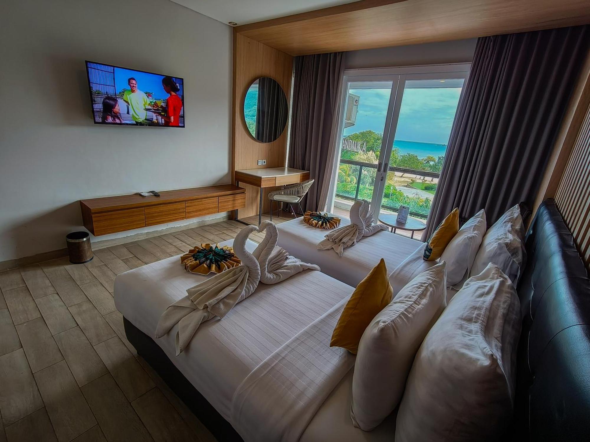 Raja Hotel Kuta Mandalika Resort & Convention ภายนอก รูปภาพ