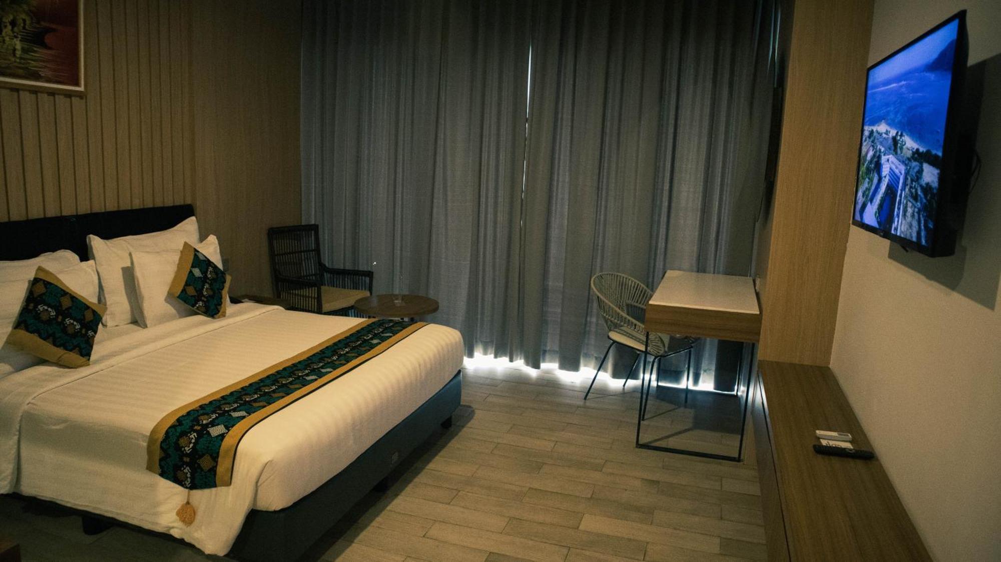 Raja Hotel Kuta Mandalika Resort & Convention ภายนอก รูปภาพ