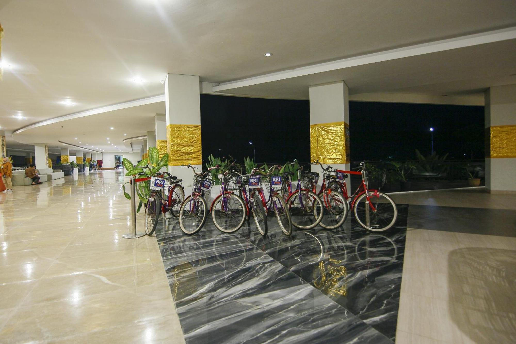 Raja Hotel Kuta Mandalika Resort & Convention ภายนอก รูปภาพ