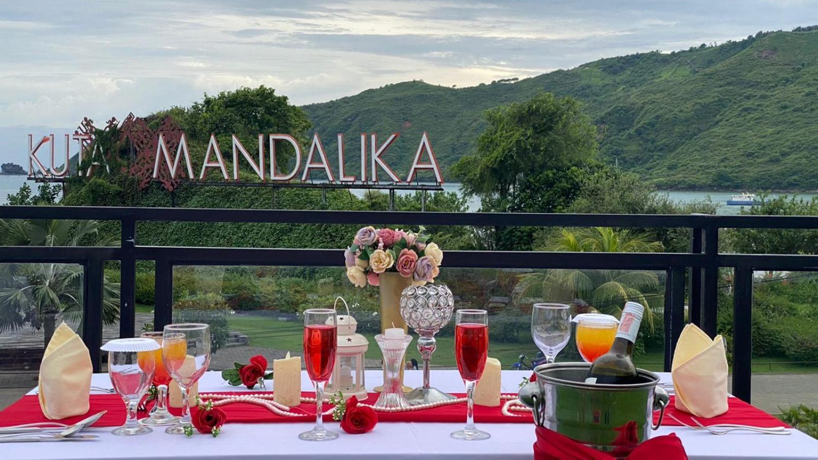 Raja Hotel Kuta Mandalika Resort & Convention ภายนอก รูปภาพ